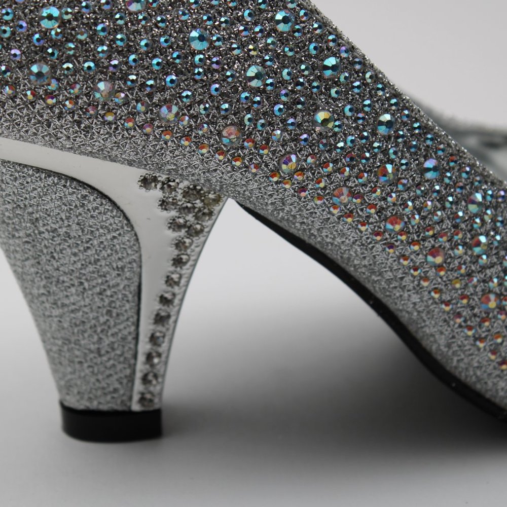 🔥 Women's Low Heel Rhinestone Silver Knit Round Toe Low Heel Pump Shoe Dressy - Picture 5 of 9